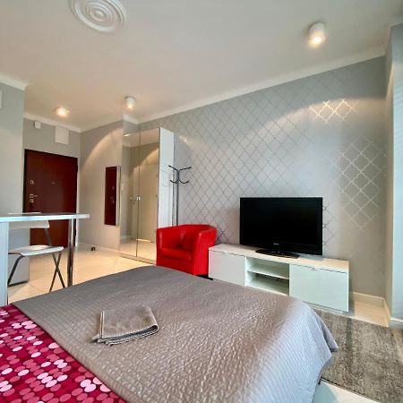 Studio Flat Triton Park Varsovie Extérieur photo