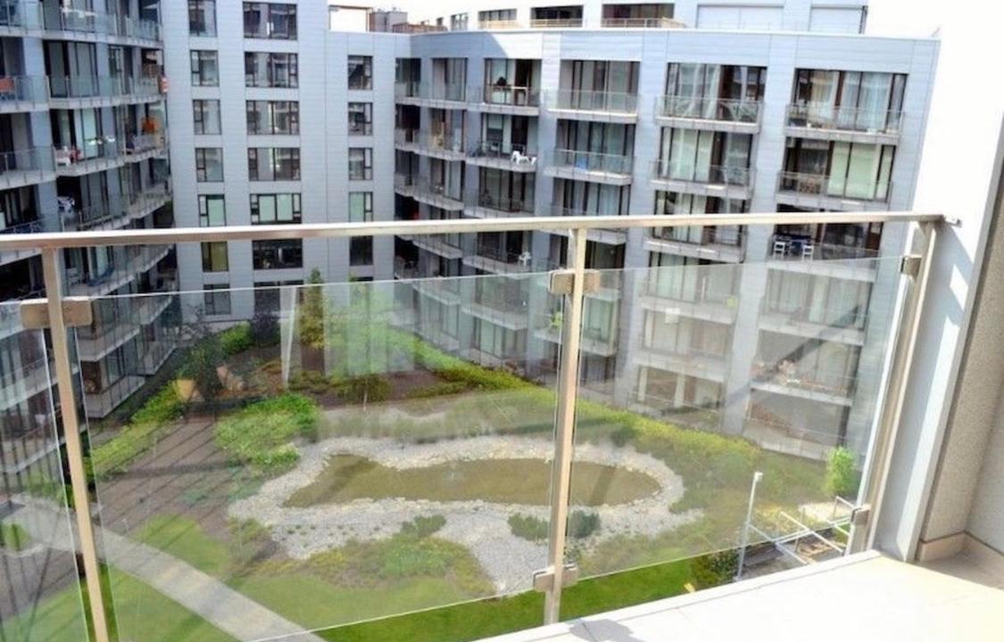 Studio Flat Triton Park Varsovie Extérieur photo
