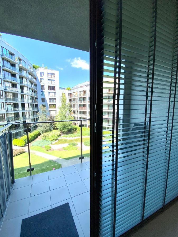 Studio Flat Triton Park Varsovie Extérieur photo