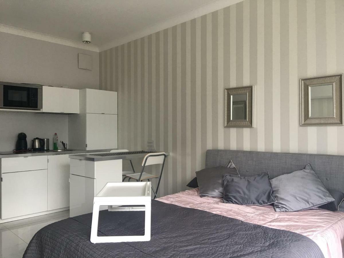 Studio Flat Triton Park Varsovie Extérieur photo